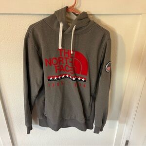 The North Face Men's Medium Hoody Sweatshirt.